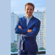 Ian dos Anjos Cunha apresenta uma reflexão poderosa sobre liderança consciente e o equilíbrio essencial entre resultados, empatia e propósito.