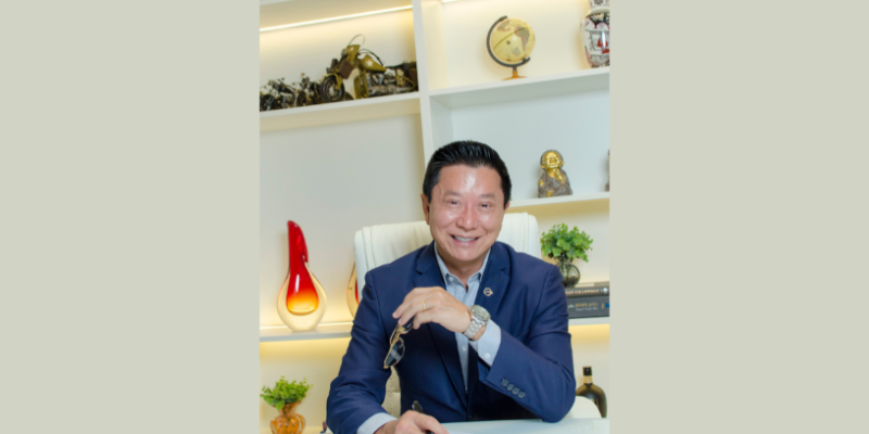 Cirurgia plástica e identidade se conectam quando a mudança externa reflete uma transformação interna, comenta Milton Seigi Hayashi.