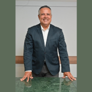 Desafios técnicos, planejamento e eficiência operacional da engenharia aplicada à infraestrutura pública ganham uma leitura estratégica a partir da experiência de Elmar Juan Passos Varjão Bomfim.