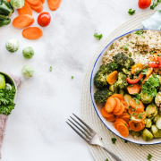 Selo vegano no Brasil ultrapassa 5 mil produtos e impulsiona consumo consciente