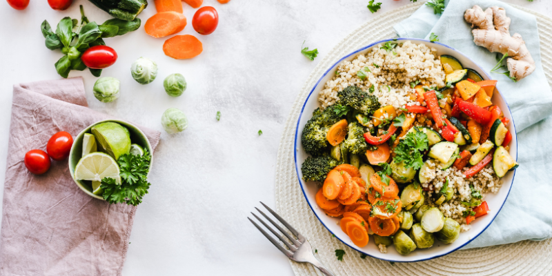 Selo vegano no Brasil ultrapassa 5 mil produtos e impulsiona consumo consciente