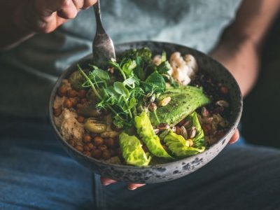 Gisele Bündchen e a decisão de abandonar o veganismo: mudanças alimentares e escolhas pessoais de saúde