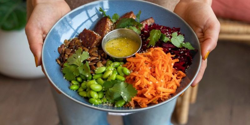 O Crescimento do Mercado Baseado em Plantas e a Consolidação da Informação sobre Veganismo no Brasil